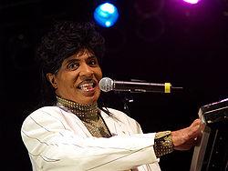 Little Richard se retira.