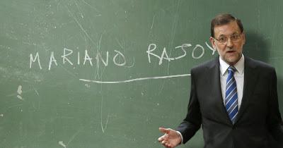 Tras la vuelta de las vacaciones, Mariano Rajoy apunta su nombre en la pizarra. Tras la vuelta de las vacaciones, Mariano Rajoy apunta su nombre en la pizarra.