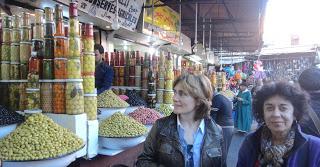 EL IRRESISTIBLE ATRACTIVO DE LOS MERCADOS EL IRRESISTIBLE ATRACTIVO DE LOS MERCADOS