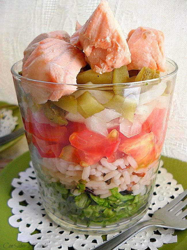 Ensalada multicolor con salmón Ensalada multicolor con salmón