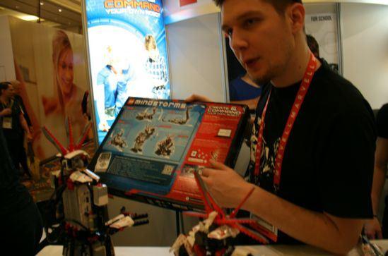 Ya lanzaron LEGO Mindstorms EV3, la tercera generación de la serie de robótica lego-mindstorms-demo