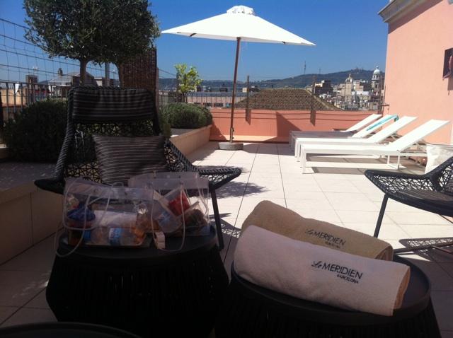 Plan de mediodía en Barcelona: Sunbathing Lunch en el hotel Le Méridien sunbathing lunch hotel le meridien