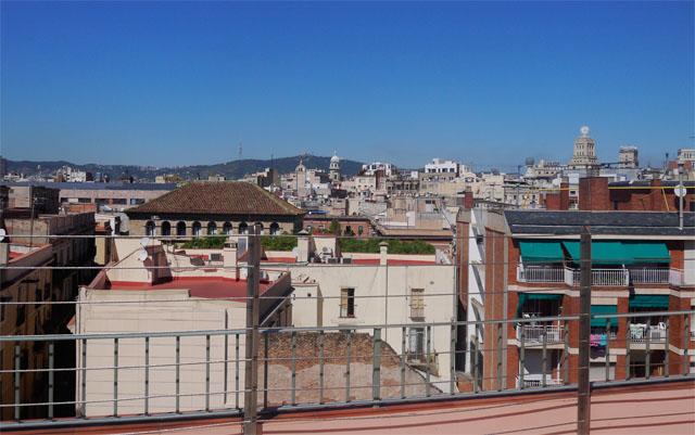 Plan de mediodía en Barcelona: Sunbathing Lunch en el hotel Le Méridien techos barcelona