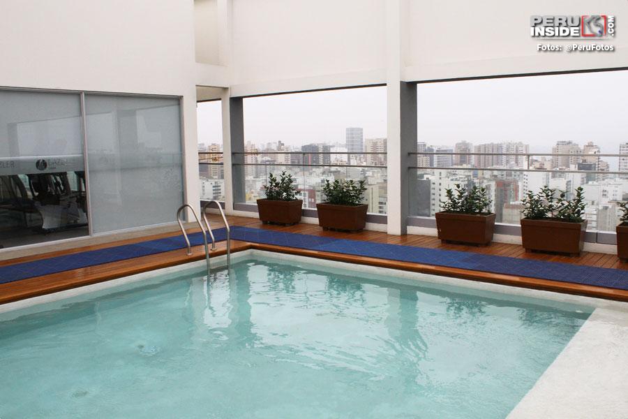 Hotel Dazzler en Miraflores PISCINA-DAZZLER3
