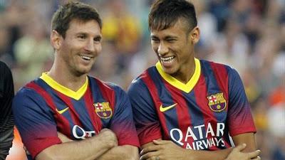 Un sms de Messi sirvió para tranquilizar a Neymar antes de su llegada Un sms de Messi sirvió para tranquilizar a Neymar antes de su llegada