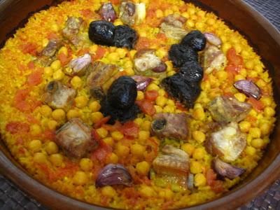 ARROZ CON COSTILLAS Y… MUCHO TOMATE ARROZ CON COSTILLAS Y… MUCHO TOMATE