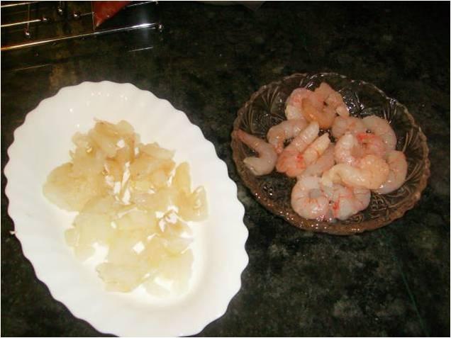 REVUELTO DE BACALAO Y GAMBAS REVUELTO DE BACALAO Y GAMBAS