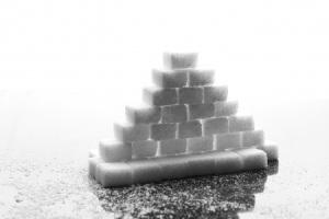 El azúcar y su decadente jerarquía. terrones de azucar