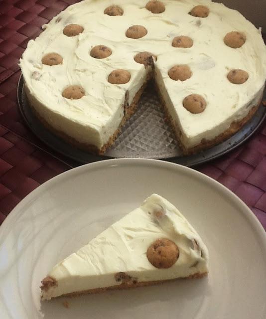 TARTA DE CHOCOLATE BLANCO CON CHIPS AHOY TARTA DE CHOCOLATE BLANCO CON CHIPS AHOY