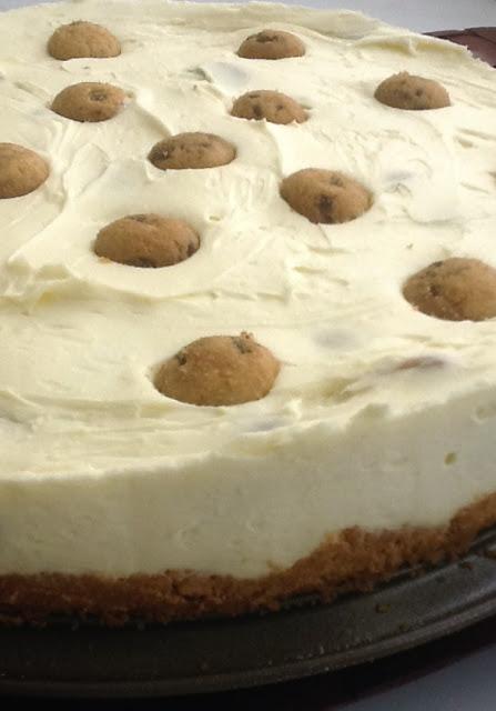 TARTA DE CHOCOLATE BLANCO CON CHIPS AHOY TARTA DE CHOCOLATE BLANCO CON CHIPS AHOY