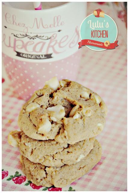 GALLETAS DE MACADAMIA Y CHOCOLATE BLANCO GALLETAS DE MACADAMIA Y CHOCOLATE BLANCO