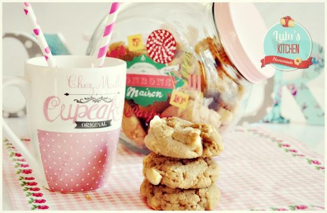 GALLETAS DE MACADAMIA Y CHOCOLATE BLANCO GALLETAS DE MACADAMIA Y CHOCOLATE BLANCO