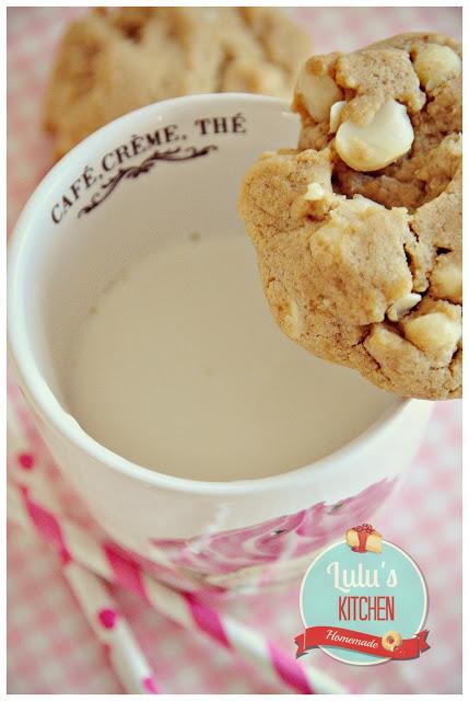 GALLETAS DE MACADAMIA Y CHOCOLATE BLANCO GALLETAS DE MACADAMIA Y CHOCOLATE BLANCO