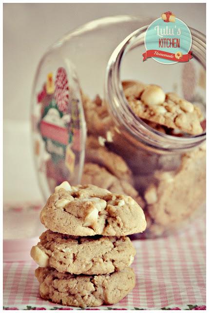 GALLETAS DE MACADAMIA Y CHOCOLATE BLANCO GALLETAS DE MACADAMIA Y CHOCOLATE BLANCO
