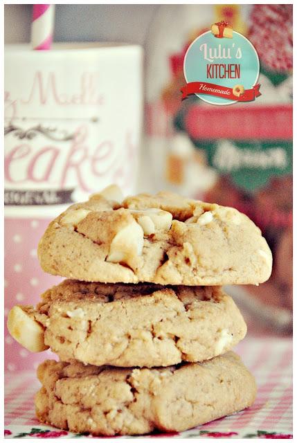GALLETAS DE MACADAMIA Y CHOCOLATE BLANCO GALLETAS DE MACADAMIA Y CHOCOLATE BLANCO