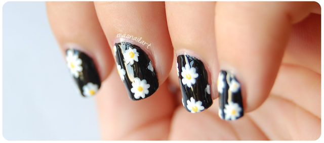NOTD: Manicura con margaritas. NOTD: Manicura con margaritas.