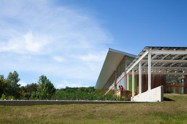 La arquitectura ecológica tiene sus ejemplos (11) El Omega Center, sostenibilidad y tradiciones