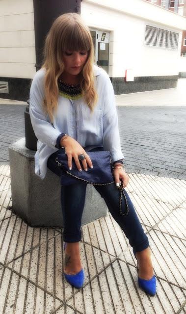 SIMPLE LOOK SIMPLE LOOK