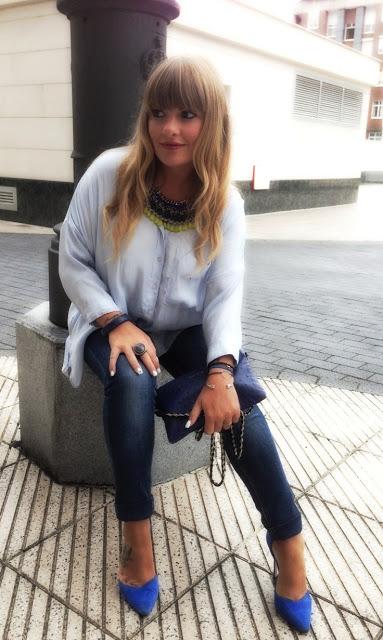 SIMPLE LOOK SIMPLE LOOK