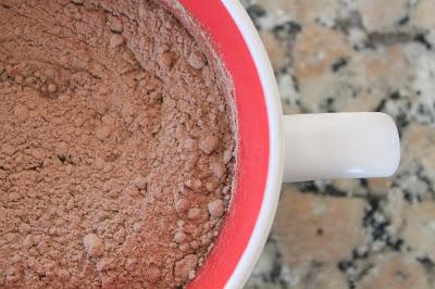 Bizcocho de chocolate en 4 minutos. Paso a paso. Bizcocho de chocolate en 4 minutos. Paso a paso.