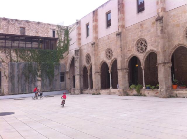 Bar del Convent. Uno de los bares más family welcome de Barcelona Convent de Sant Agustí