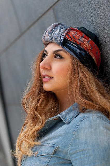 CÓMO PONERSE UN PAÑUELO CÓMO PONERSE UN PAÑUELO