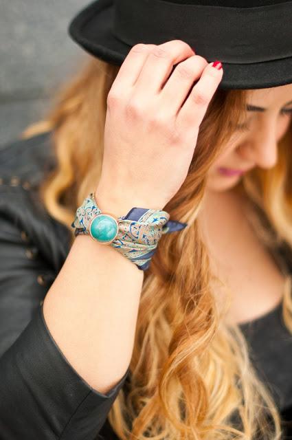 CÓMO PONERSE UN PAÑUELO CÓMO PONERSE UN PAÑUELO