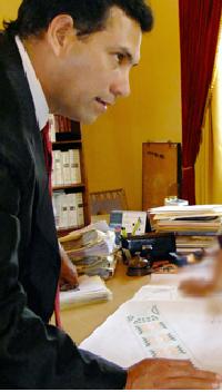 JAVIER ALVARADO CULPABLE DE LA VIOLENCIA CONTRA LA MUJER, ROBOS Y ASALTOS EN CAÑETE… Así lo dió a entender enemigo público del Presidente Regional de Lima, Orlando De la Cruz JAVIER ALVARADO CULPABLE DE LA VIOLENCIA CONTRA LA MUJER, ROBOS Y ASALTOS EN CAÑETE… Así lo dió a entender enemigo público del Presidente Regional de Lima, Orlando De la Cruz