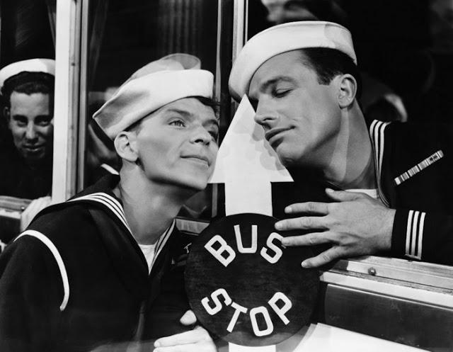 Gene Kelly y Frank Sinatra en Levando Anclas Gene Kelly y Frank Sinatra en Levando Anclas