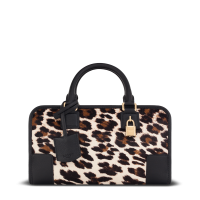 Capsule Monochrome Loewe Capsule Monochrome Loewe
