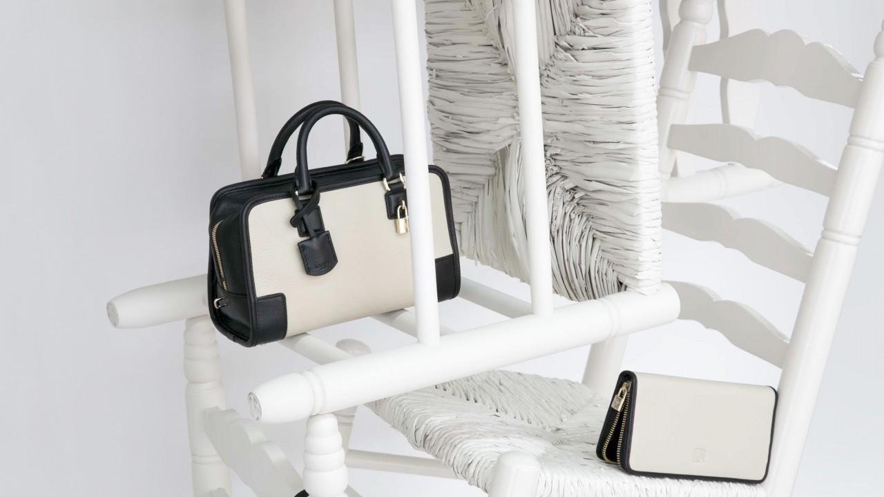 Capsule Monochrome Loewe Capsule Monochrome Loewe