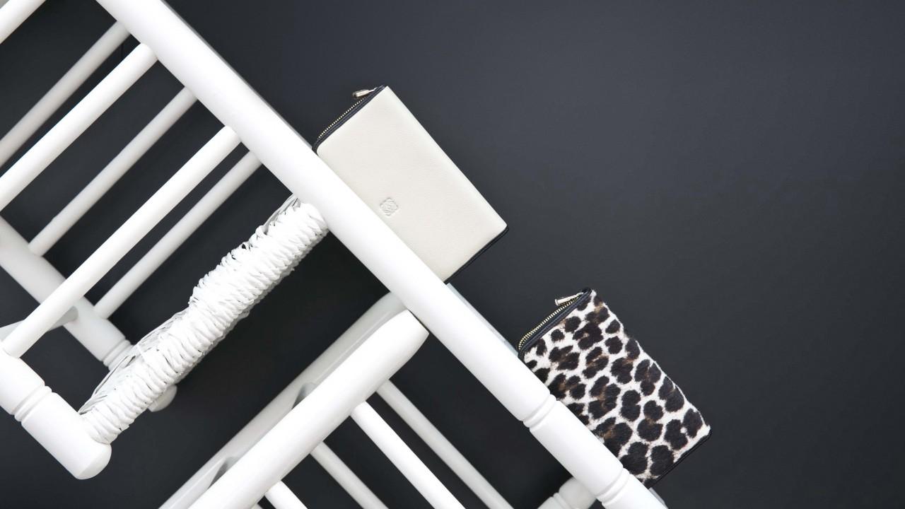 Capsule Monochrome Loewe Capsule Monochrome Loewe
