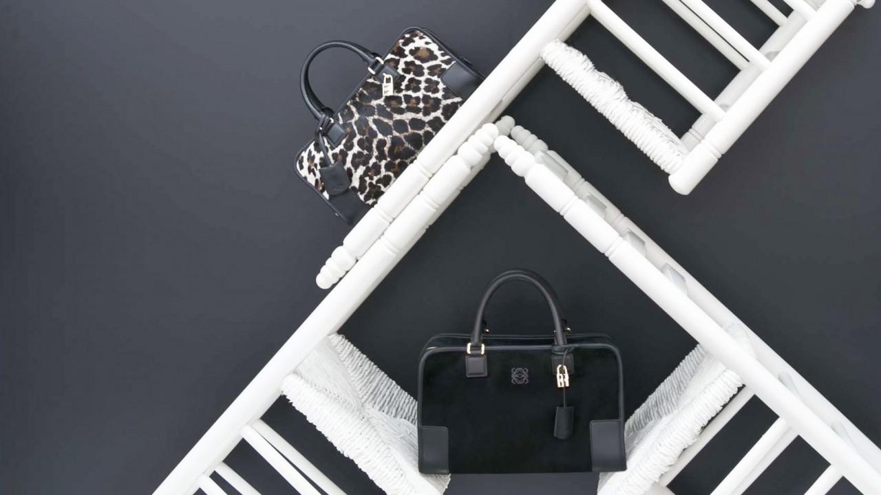 Capsule Monochrome Loewe Capsule Monochrome Loewe
