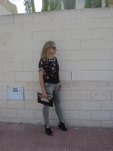 LOOK247-11.9.20138:30Perdonarme amigas, hoy me he demorad... LOOK247-11.9.20138:30Perdonarme amigas, hoy me he demorad...