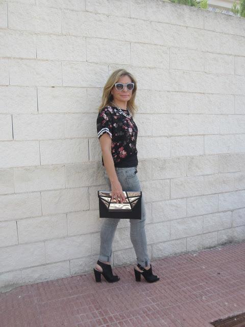 LOOK247-11.9.20138:30Perdonarme amigas, hoy me he demorad... LOOK247-11.9.20138:30Perdonarme amigas, hoy me he demorad...