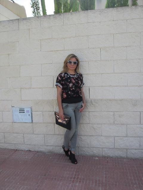 LOOK247-11.9.20138:30Perdonarme amigas, hoy me he demorad... LOOK247-11.9.20138:30Perdonarme amigas, hoy me he demorad...