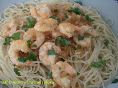 ESPAGHETTIS CON LANGOSTINOS Y CILANTRO ESPAGHETTIS CON LANGOSTINOS Y CILANTRO