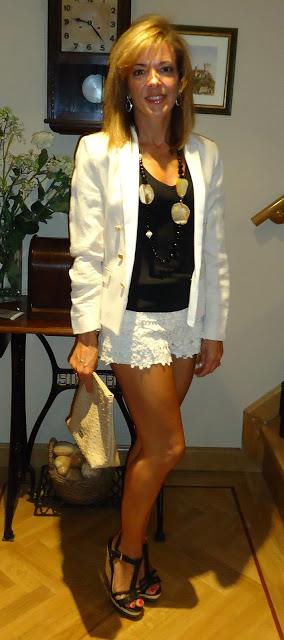 LA BRUJULA EN LA CALLE LA BRUJULA EN LA CALLE