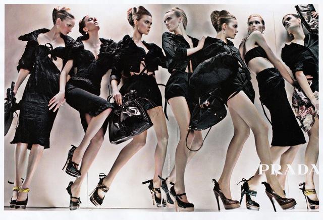 Moda Made in Italy en peligro de extinción prada-ad-campaign-ss2009-black-large