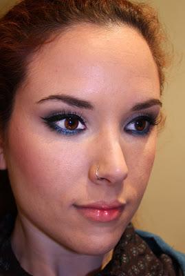 MAQUILLAJE NEGRO/TURUQUESA MAQUILLAJE NEGRO/TURUQUESA