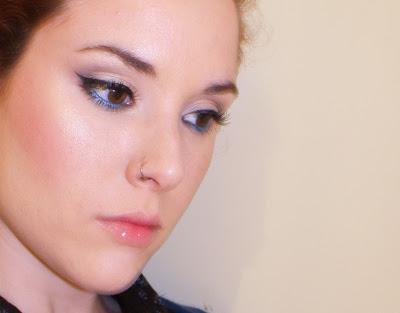 MAQUILLAJE NEGRO/TURUQUESA MAQUILLAJE NEGRO/TURUQUESA