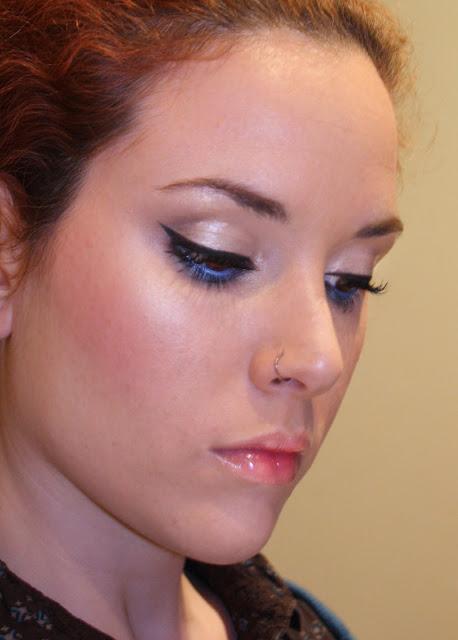 MAQUILLAJE NEGRO/TURUQUESA MAQUILLAJE NEGRO/TURUQUESA