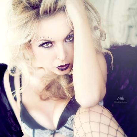 SESIÓN DE FOTOS FEMME FATALE SESIÓN DE FOTOS FEMME FATALE