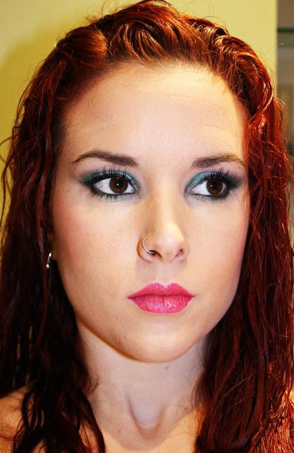 MAQUILLAJE CON VOLUMEN MAQUILLAJE CON VOLUMEN