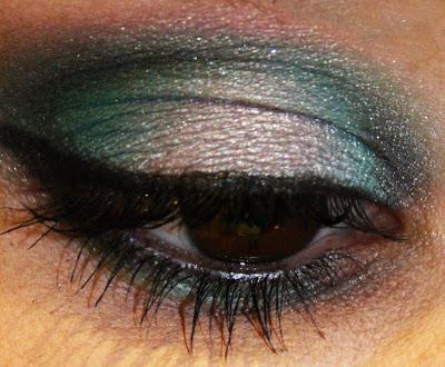 MAQUILLAJE CON VOLUMEN MAQUILLAJE CON VOLUMEN