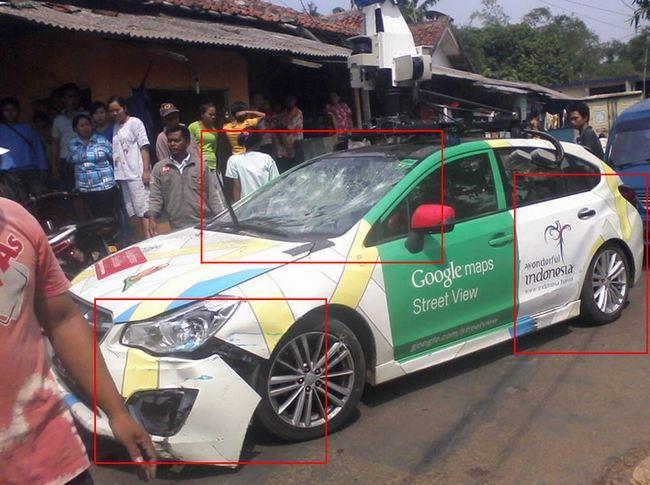 Conduciendo un auto de Google choca contra una minivan, escapa y choca dos veces más google-street-view-car-indonesia