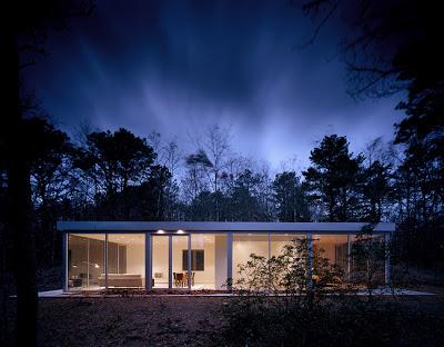 Casa Minimalista en el Bosque Casa Minimalista en el Bosque