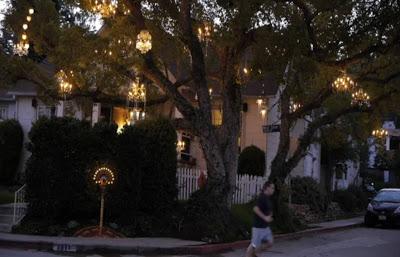 El ÁRBOL de las LÁMPARAS El ÁRBOL de las LÁMPARAS