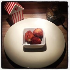 CROQUETAS DE QUESO AZUL (sencillas y deliciosas) 20130916-155000.jpg