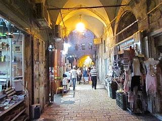 Caminar, rezar, y comprar en Israel Caminar, rezar, y comprar en Israel